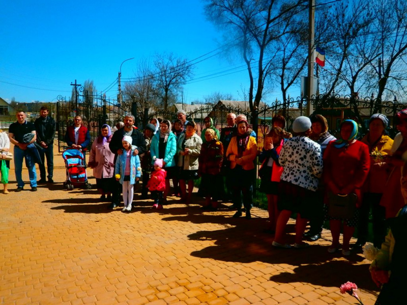 В неделю Жен-мироносиц при храме Державной иконы Божией Матери Донецкого благочиния Молодежный отдел провел мероприятия