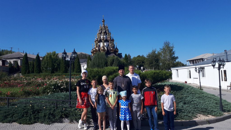 Дети социально-реабилитационного центра ст. Боковской совершили паломническую поездку в Усть-Медведицкий Спасо-Преображенский женский монастырь г. Серафимович Волгоградской области