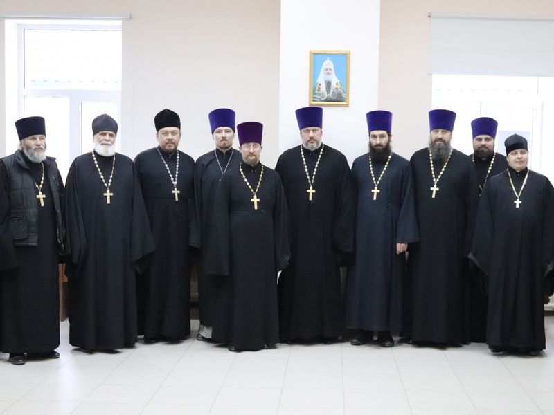 Состоялся пастырский семинар и  собрание духовенства приходов Каменского  округа