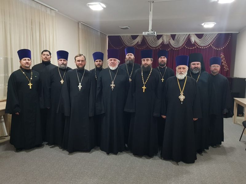 В духовно-просветительском центре при Покровском кафедральном соборе состоялось собрание духовенства Александровск-Грушевского благочиния