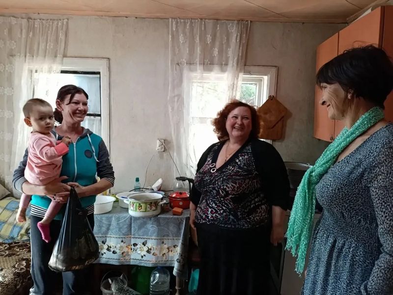 Православный клуб Багаевского благочиния посетил нуждающихся в хуторе Арпачин