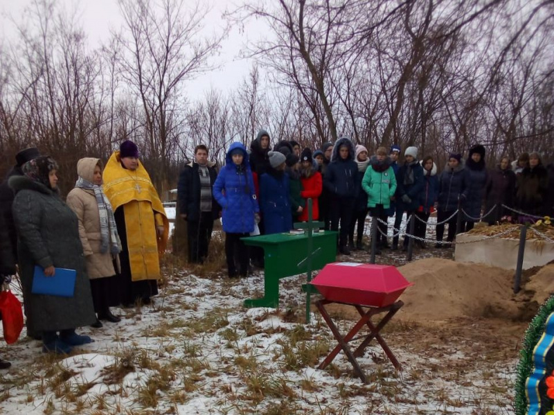Клирик храма Владимирской иконы Божией Матери иерей Андрей Журавлев участвовал в митинге, посвященном перезахоронению воина времен Великой Отечественной войны