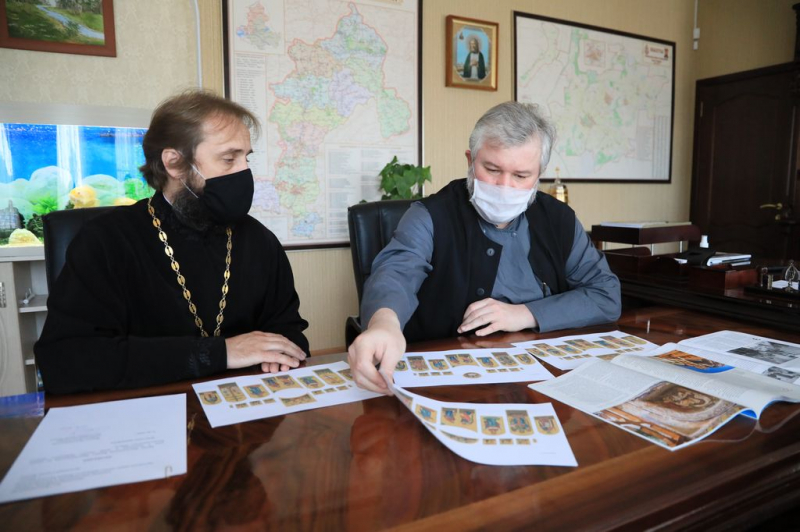 Правящий архиерей Шахтинской епархии провел совещание с благочинным Александровск-Грушевского церковного округа по вопросу замены иконостаса в храме праведного Иоанна Кронштадтского г. Шахты 