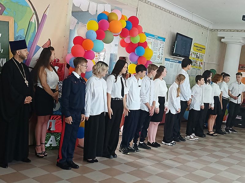 Первый звонок в станице Манычской