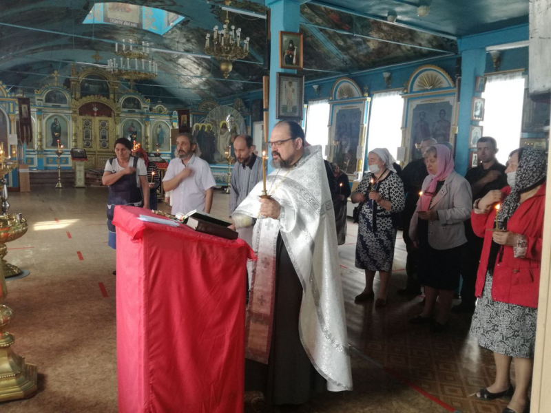 В Покровском храме г. Новошахтинска совершили панихиду по 11 погибшим из города Таганрога