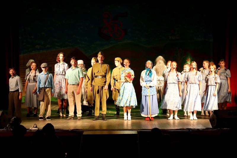 В Гуковском Доме культуры  состоялся показ спектакля «Пасха! - Победа!»