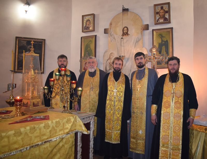 В день памяти святителя Николая Чудотворца в Никольском храме п. Аюта г. Шахты совершено праздничное богослужение