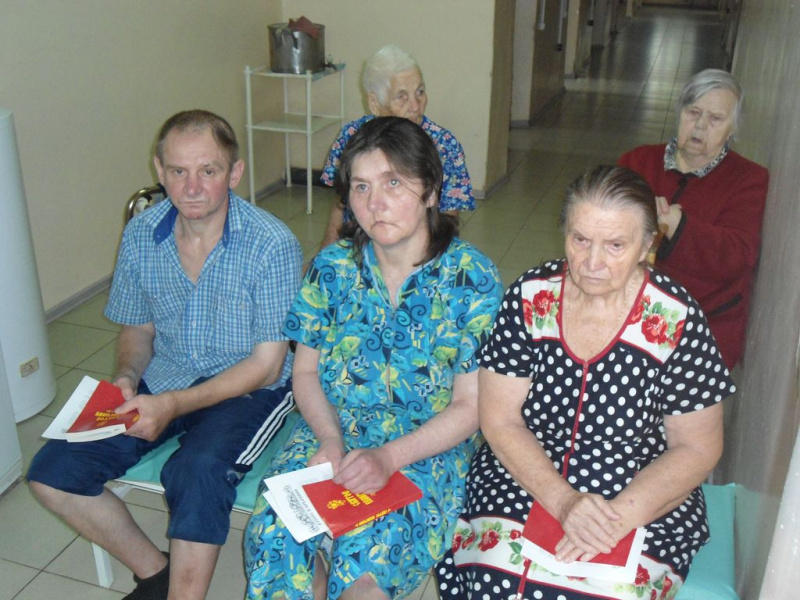 «Грех разрушает наше здоровье, а молитва к Богу восстанавливает». Протоиерей Вячеслав Лавлинский провел беседу с пациентами больницы сестринского ухода г. Каменск-Шахтинский