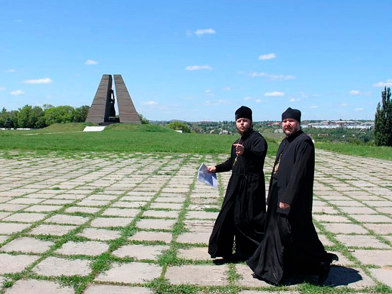 Епископ Шахтинский и Миллеровский Симон осмотрел участки под строительство нового храма в честь святой блаженной Матроны Московской в городе Шахты