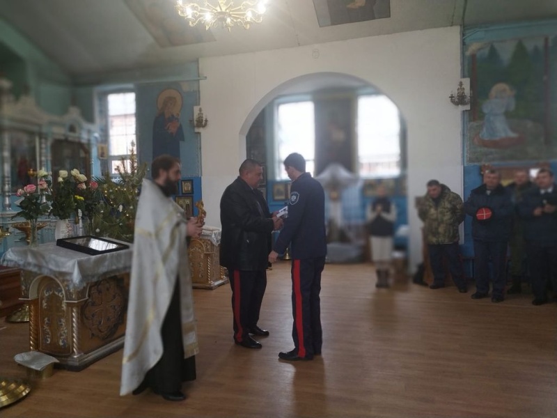 Награждение руководителя отделения казачьей молодежной организации «Донцы» Октябрьского района