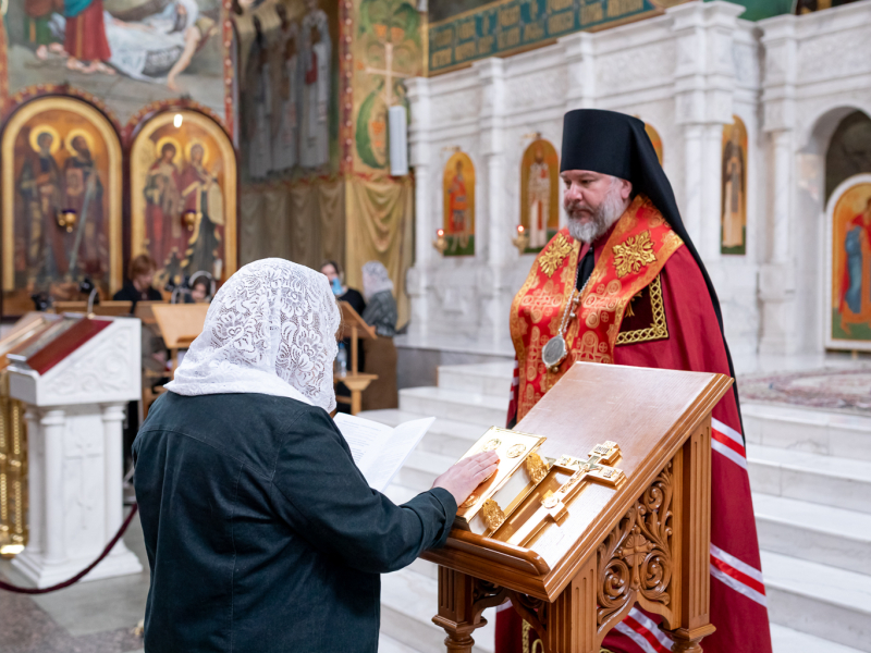 Епископ Симон совершил чин присоединения к Православной Церкви в Покровском кафедральном соборе города Шахты