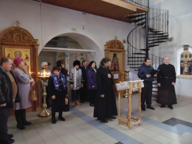 В храме Донской иконы Божией Матери г. Новошахтинска прошла совместная молитва с инвалидами по зрению в международный День слепых