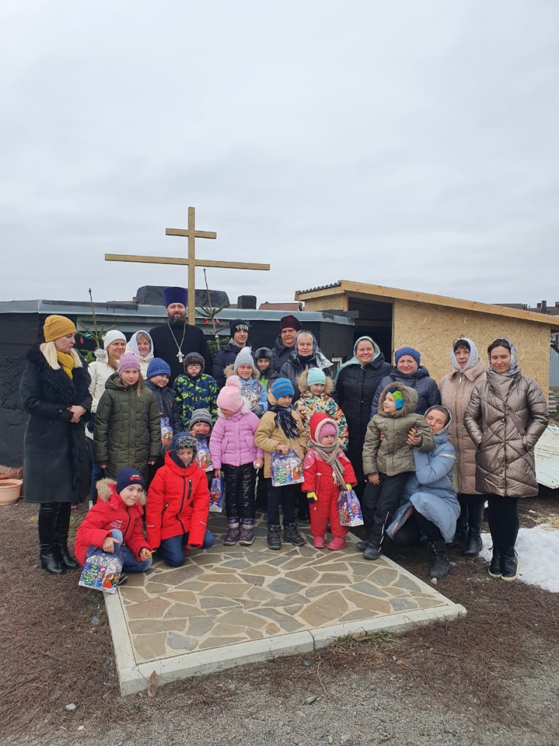 В храме святого праведного Иоанна Кронштадтского города Шахты в детской воскресной школе состоялся праздничный концерт