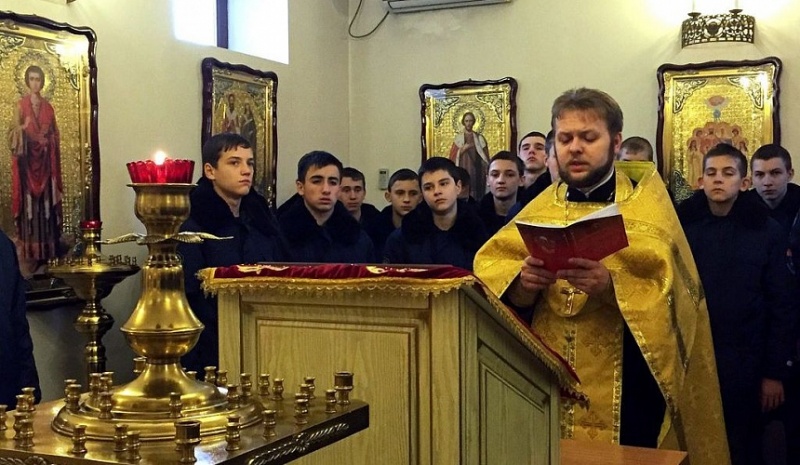 В храме цесаревича Алексия г. Шахты начались регулярные молебны с участием кадет