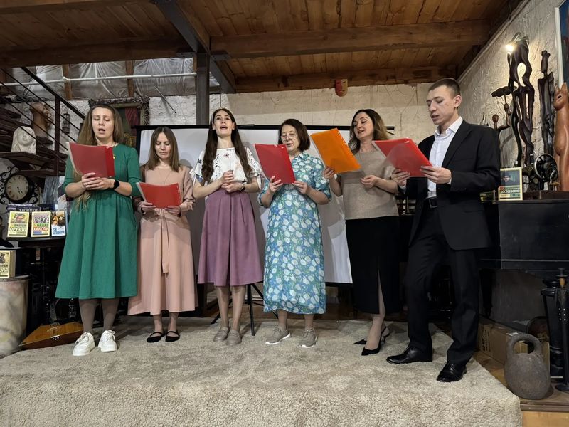 Прихожане Свято-Покровского храма отметили День православной книги в художественной студии "Красный кот"