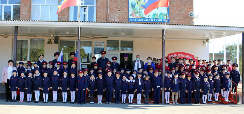 Протоиерей Александр Маштанов благословил юных казачат