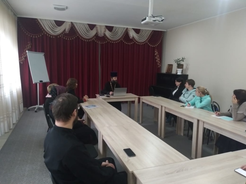 Состоялась встреча председателя ОРОиК и помощников благочинных по образовательной деятельности, руководителей воскресных школ Шахтинской епархии