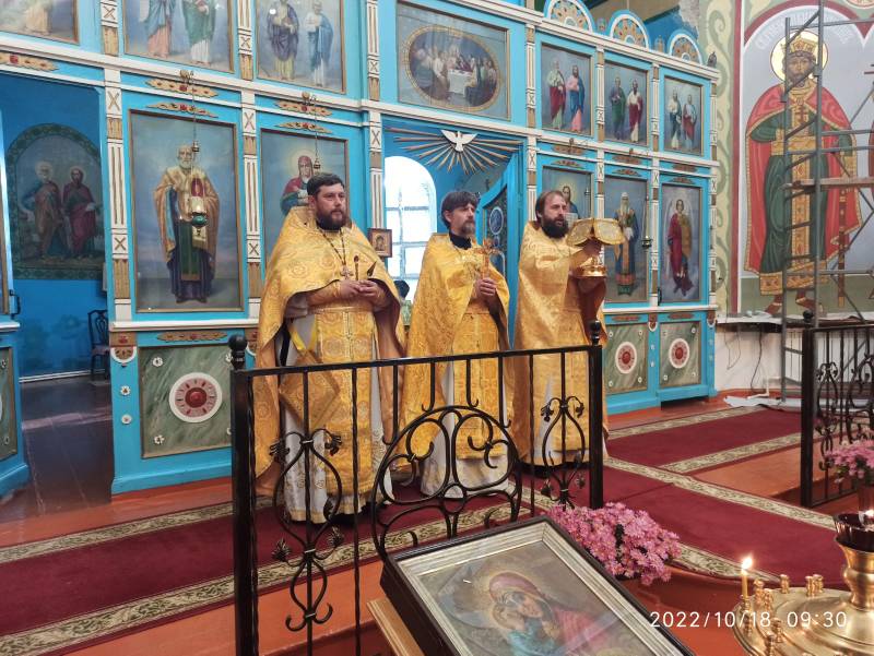 В день прославления святителей Московских и всея России чудотворцев в храме святителя Алексия станицы Бессергеневской совершено соборное богослужение