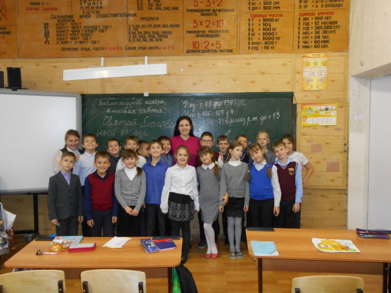 Директор воскресной школы «Радость» при храме Почаевской иконы Божией Матери провела беседу с учащимися школы № 6 г. Каменск-Шахтинский на тему «Александр Невский: подвиг за веру и Отечество»