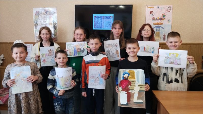 В воскресной школе «Азы Православия» прошло занятие, посвящённое первой печатной книге «Апостол»