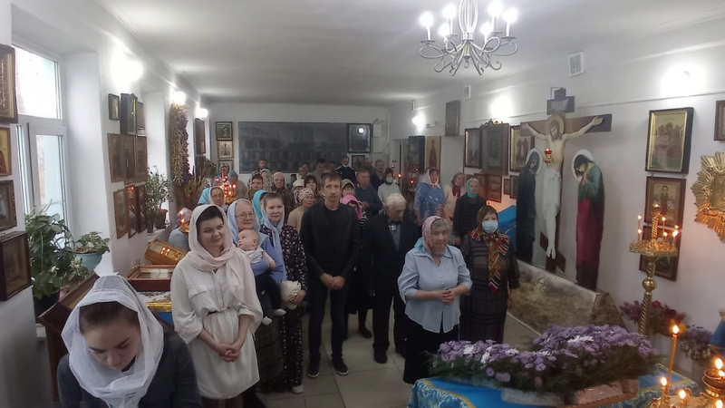 Праздник Покрова Богородицы молитвенно отметили в храме великомученика и целителя Пантелеимона г. Гуково
