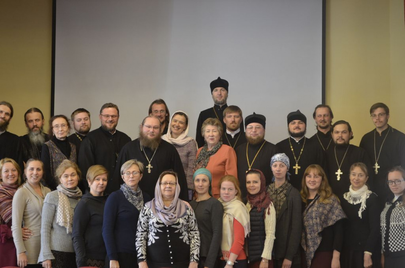 Священник Шахтинской епархии иерей Владимир Щербаков окончил курсы для церковных специалистов по сурдопереводу