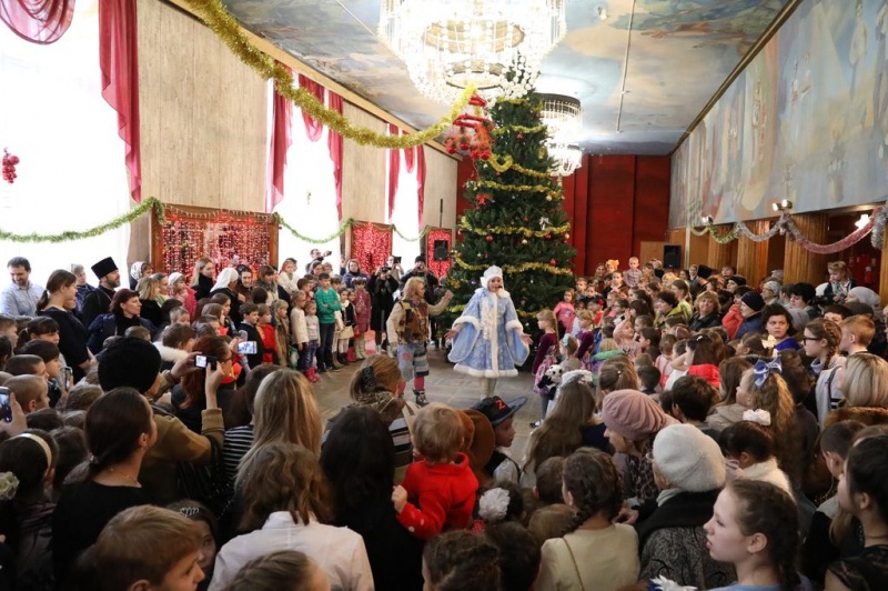 Детская Архиерейская елка состоялась для детей Шахтинской епархии