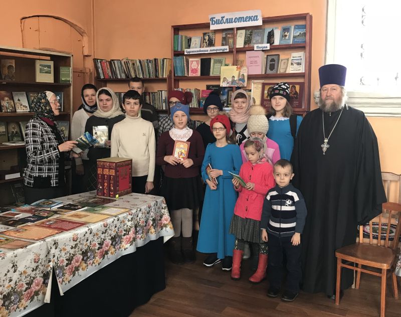 В воскресной школе при Свято-Никольском храме ст. Обливской провели урок ко Дню православной книги