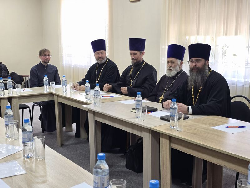 Собрание духовенства Александровск-Грушевского благочиния прошло в духовно-просветительском центре