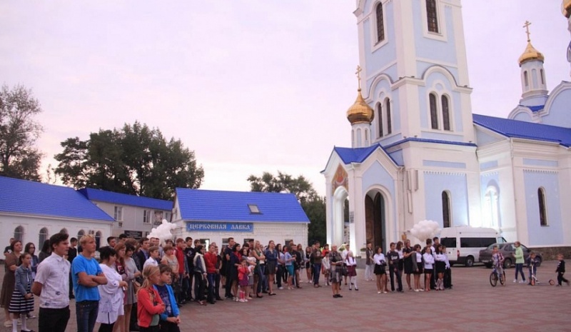 Акция памяти жертв Беслана прошла на соборной площади города Шахты
