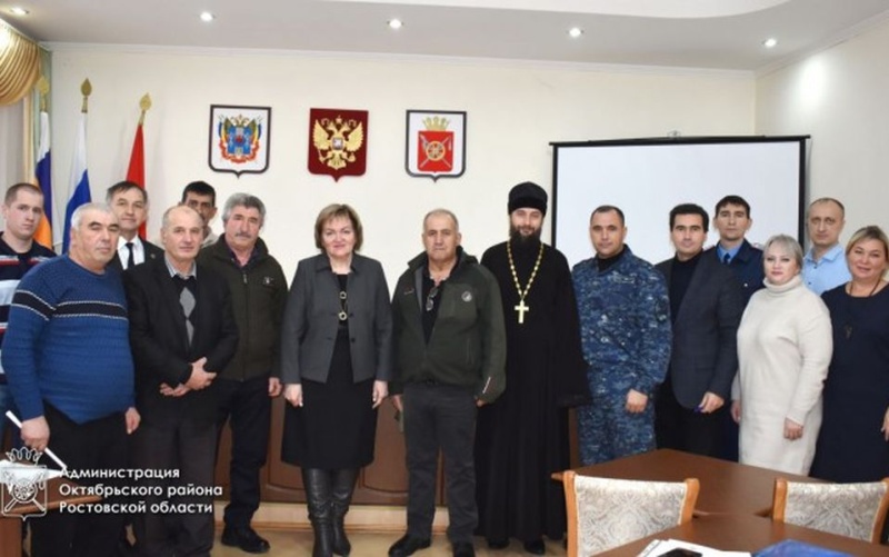 Под председательством главы Администрации Октябрьского района Людмилы Овчиевой состоялось итоговое заседание Консультативного совета по межэтническим отношениям, в котором приняли участие представители национальных общин и диаспор