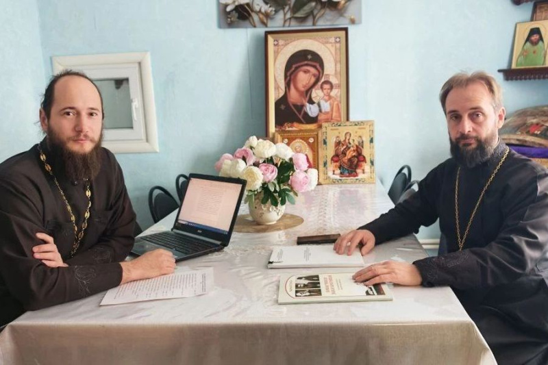 Председатели двух епархиальных отделов провели рабочую встречу в городе Шахты