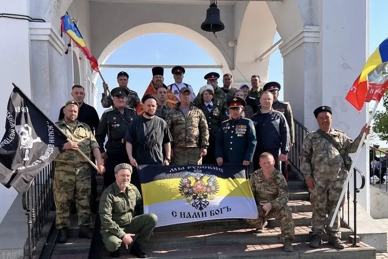 В Донском храме Новошахтинска Герой России принял казачью присягу
