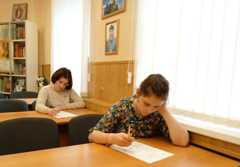 Воспитанники воскресных школ «Держава» и «Азы Православия» Донецкого благочиния приняли участие в Кирилло-Мефодиевской олимпиаде в составе сборной команды Шахтинской епархии