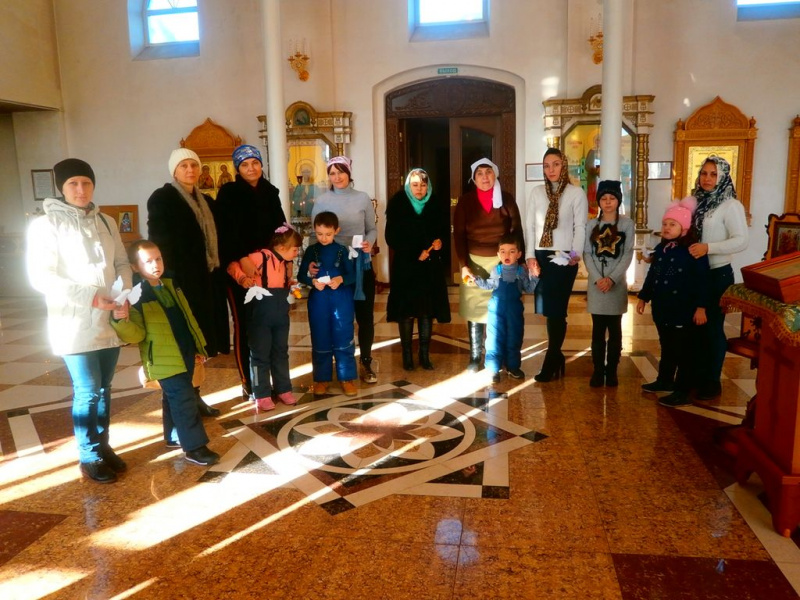 В воскресной школе «Держава» состоялось мероприятие по окормлению детей с ограниченными возможностями здоровья