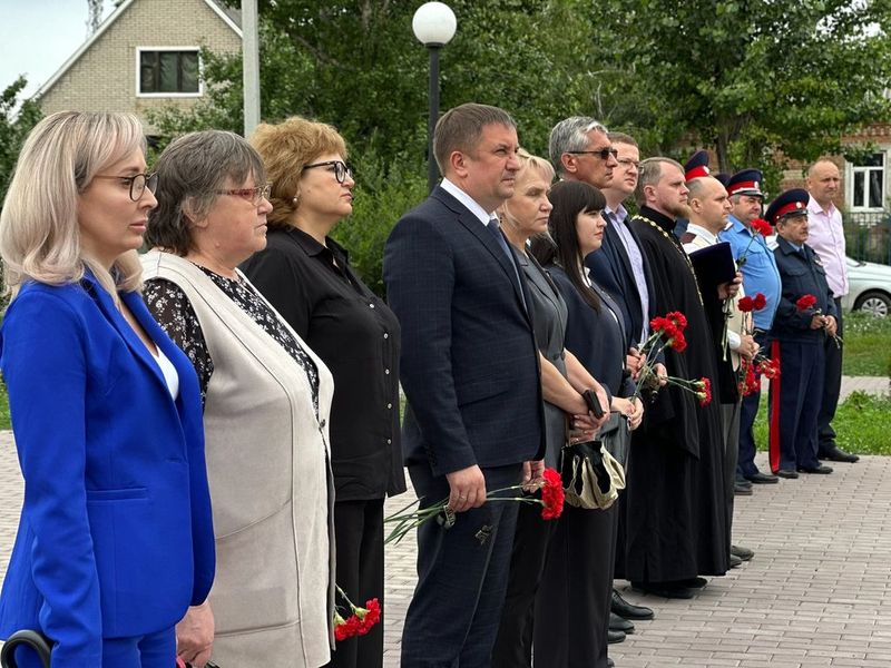 Торжественная акция, приуроченная ко Дню памяти и скорби, прошла в Зверево 