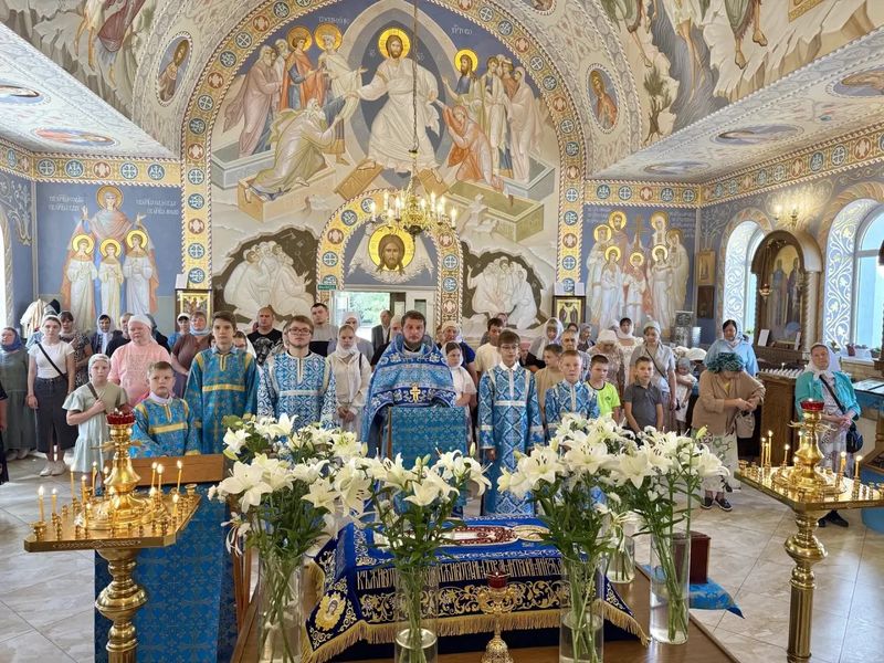 Благословение учащихся перед новым учебным годом