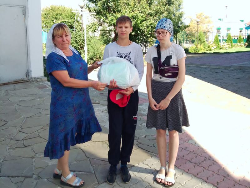 ПОМОГЛИ СОБРАТЬСЯ В ШКОЛУ