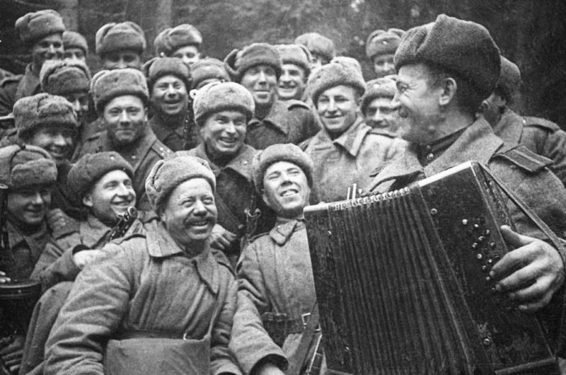 Певчие детского клироса «Хвали, душе моя, Господа»  храма великомученика Пантелеимона г. Гуково награждены дипломами победителей конкурсов патриотических песен и песен о Великой Отечественной войне