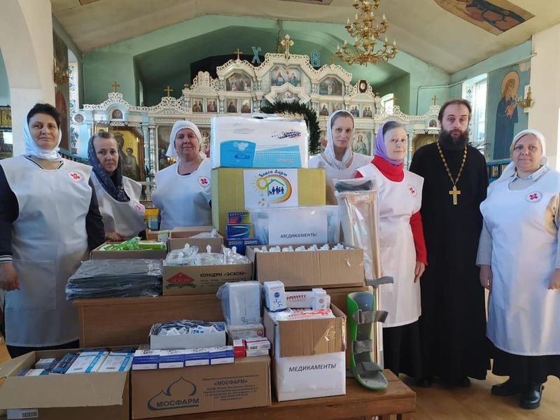 Волонтёры Октябрьского района отправили военным медикам очередную партию медикаментов и перевязочных средств