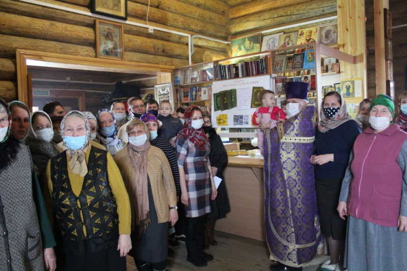 День православной книги в храме преподобного Серафима Саровского хут. Красновка Каменского благочиния