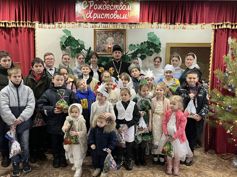 В воскресной школе «Красное солнышко» при храме Иоанна Предтечи состоялся рождественский концерт