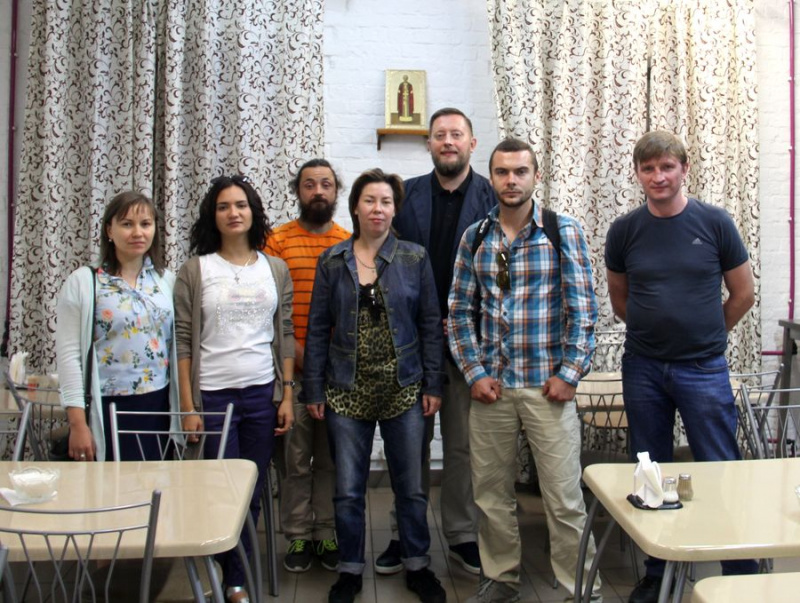 На III Молодежном международном форуме участники Молодежного совета епархии встретились с руководителем направления помощи наркозависимым Синодального отдела по благотворительности Лазаревым Алексеем Владиславовичем