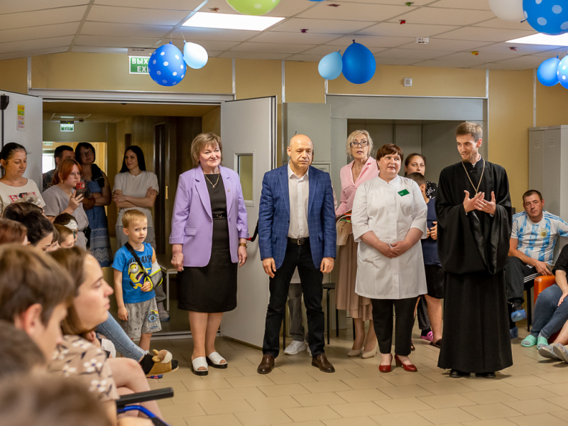 Праздник добра и надежды: маленьких пациентов Шахтинской детской больницы поздравили с Днем защиты детей