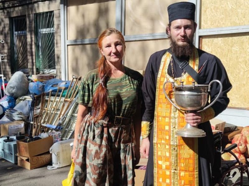 Иерей Олег Брехов и Шахтинские волонтеры  посетили военный госпиталь на Донецком направлении