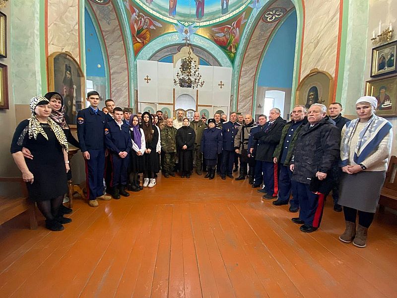 В храме Святой Троицы хутора Волченский отслужили панихиду памяти жертв геноцида казаков и казачьего народа