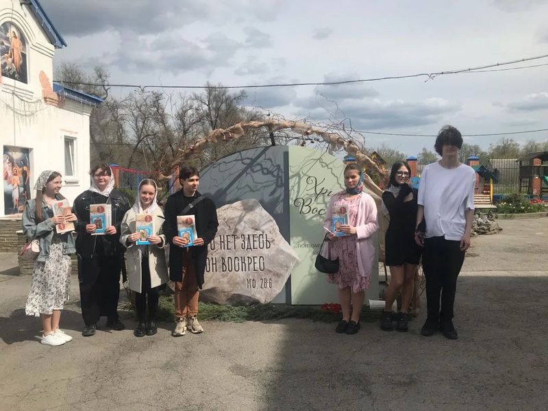 В Никольском храме Новошахтинска прошла экскурсия для старшеклассников