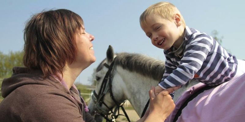 ПОЛЯ И ЕЕ ЛУЧИК