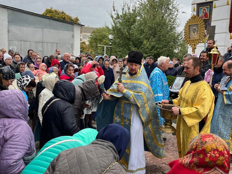 Праздничное богослужение в день Покрова Пресвятой Богородицы в храме Архистратига Михаила