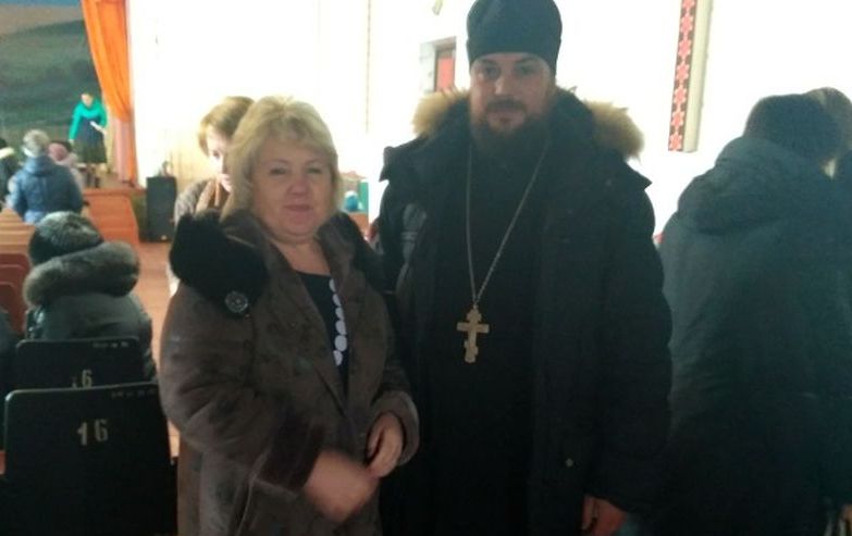 На годовом отчете Администрации Кутейниковского сельского поселения иерей Антоний Бережной поблагодарил главу поселения за соработничество
